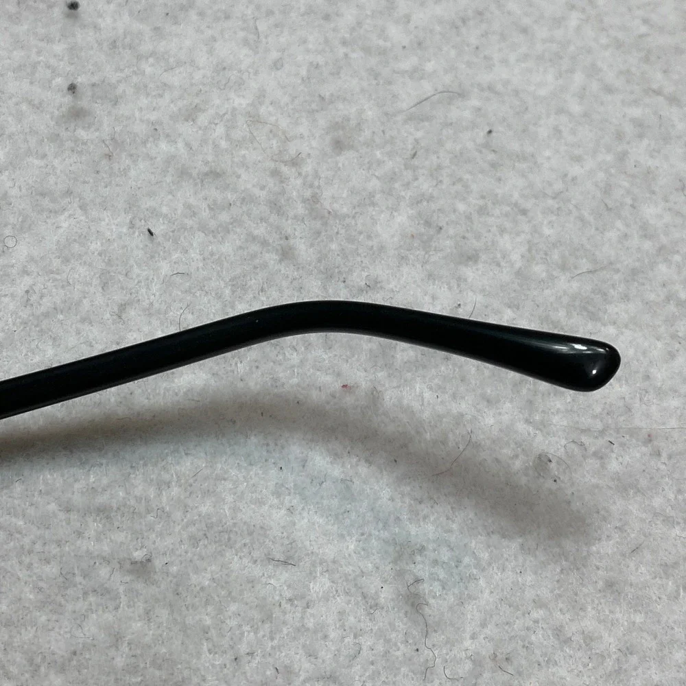 Ray-Ban see scratches